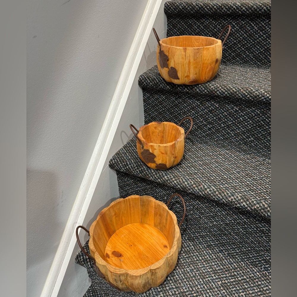 Rustic Wooden Bowls with Handles / vintage
Pier 1  / pumpkin / bowl / fall